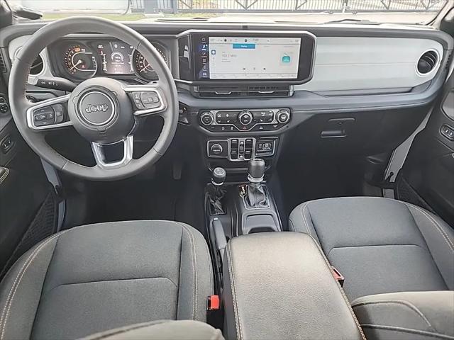 2024 Jeep Wrangler 4-Door Sahara