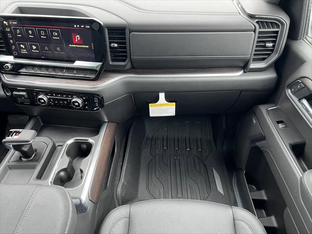 2026 GMC Sierra 1500 Crew Cab, Standard Bed, SLT, 4WD