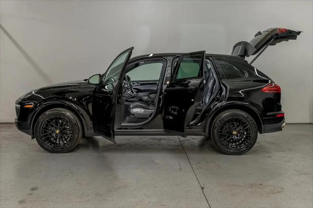 2017 Porsche Cayenne Platinum Edition