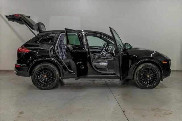2017 Porsche Cayenne Platinum Edition