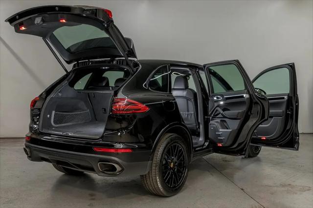 2017 Porsche Cayenne Platinum Edition