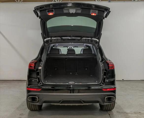 2017 Porsche Cayenne Platinum Edition