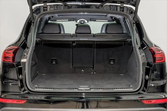 2017 Porsche Cayenne Platinum Edition