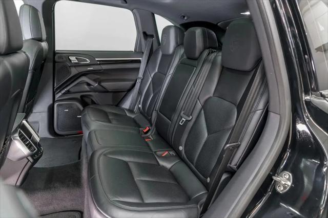 2017 Porsche Cayenne Platinum Edition