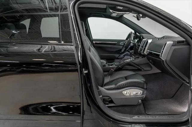 2017 Porsche Cayenne Platinum Edition