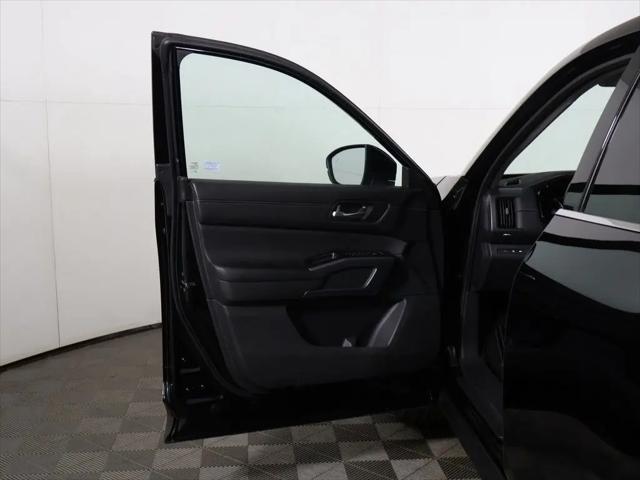 2024 Nissan Pathfinder SL 4WD