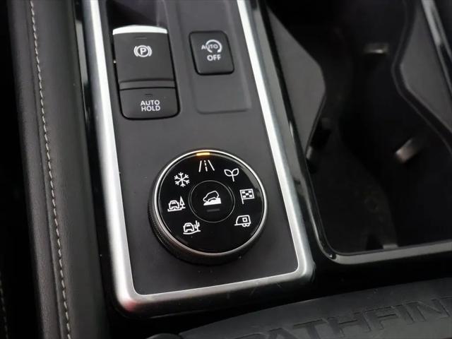 2024 Nissan Pathfinder SL 4WD