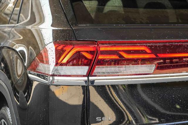 2026 Volkswagen Atlas Cross Sport SEL Premium R-Line