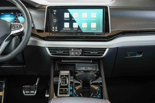2026 Volkswagen Atlas Cross Sport SEL Premium R-Line