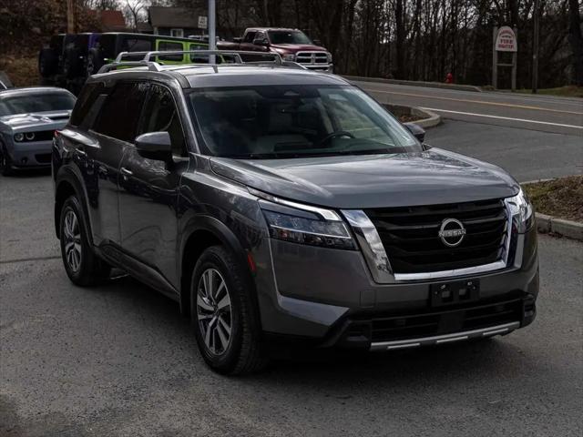 2023 Nissan Pathfinder SL 4WD