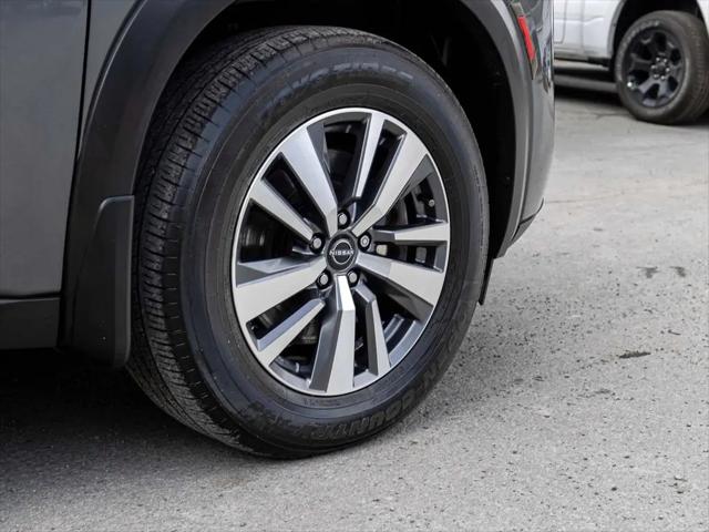 2023 Nissan Pathfinder SL 4WD