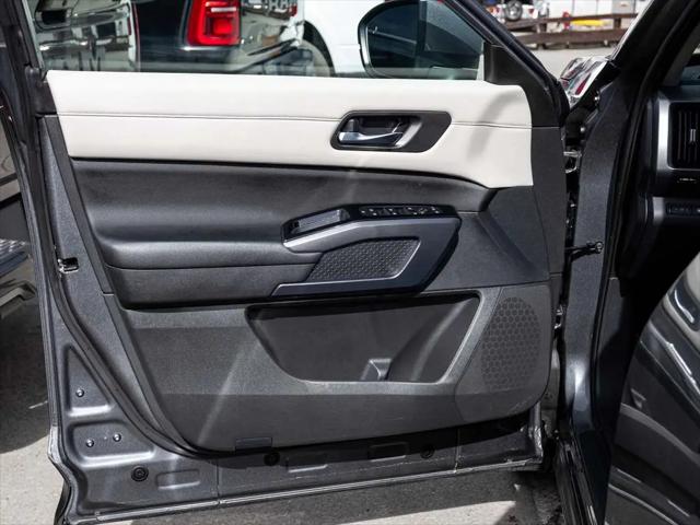 2023 Nissan Pathfinder SL 4WD