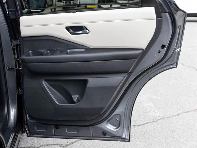 2023 Nissan Pathfinder SL 4WD