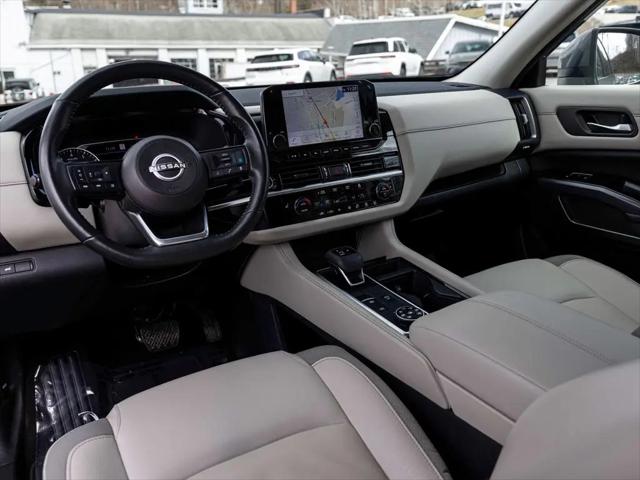 2023 Nissan Pathfinder SL 4WD