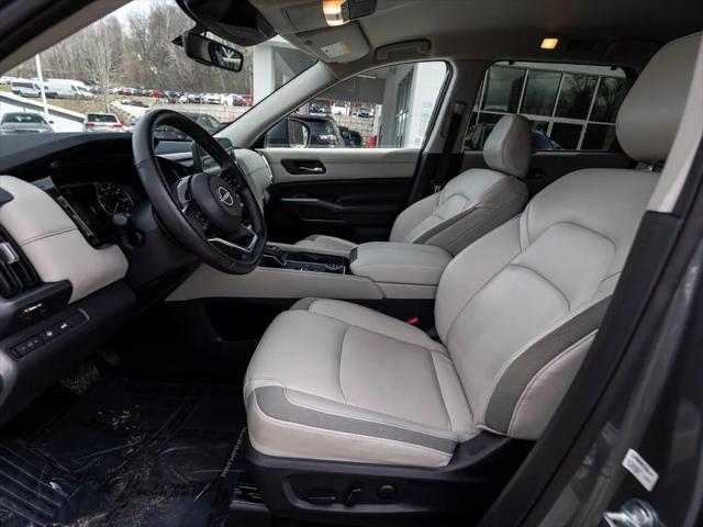 2023 Nissan Pathfinder SL 4WD