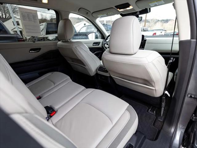 2023 Nissan Pathfinder SL 4WD