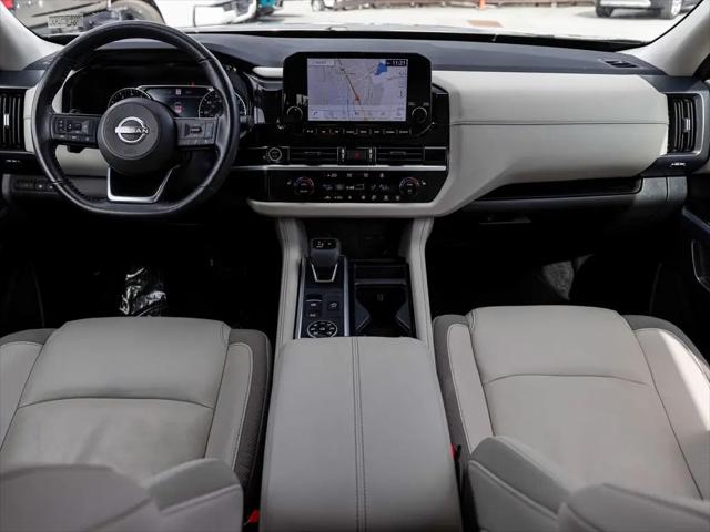 2023 Nissan Pathfinder SL 4WD