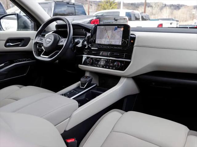 2023 Nissan Pathfinder SL 4WD