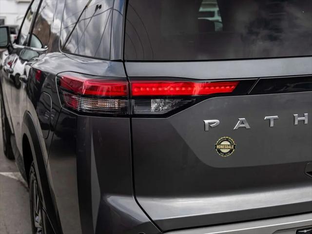 2023 Nissan Pathfinder SL 4WD