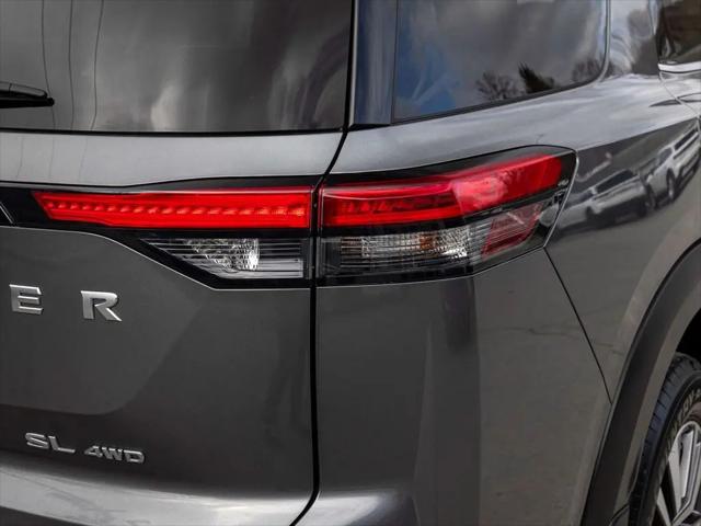 2023 Nissan Pathfinder SL 4WD