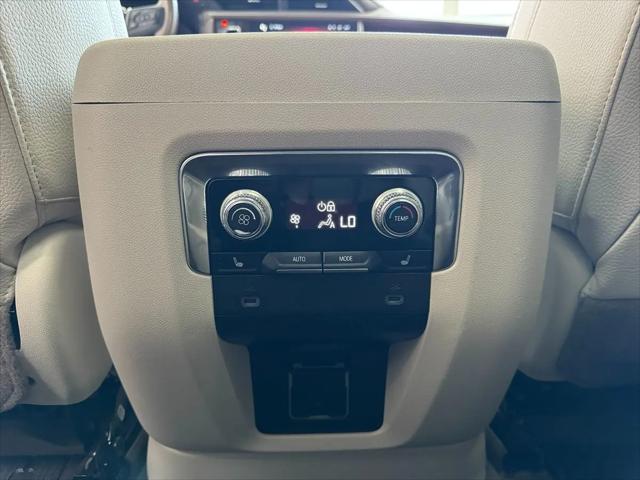 2023 GMC Yukon 4WD Denali