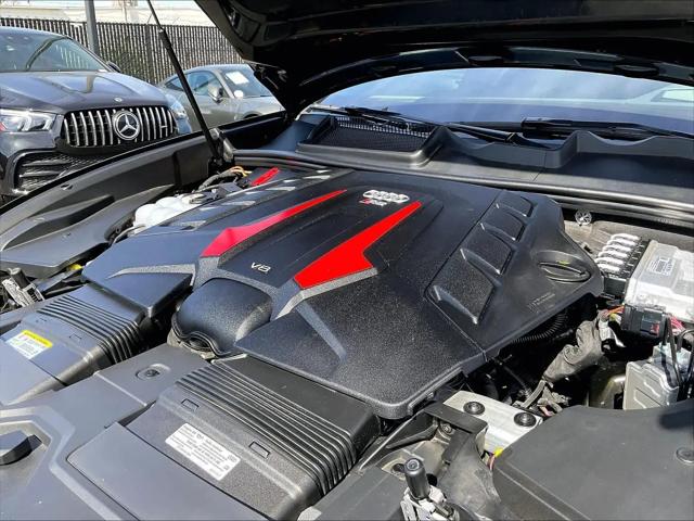 2025 Audi RS Q8 quattro Tiptronic