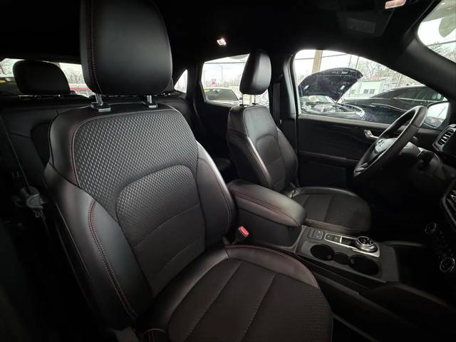 2025 Ford Escape ST-Line Select
