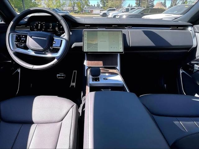 2026 Land Rover Range Rover P400 SE 7 Seat