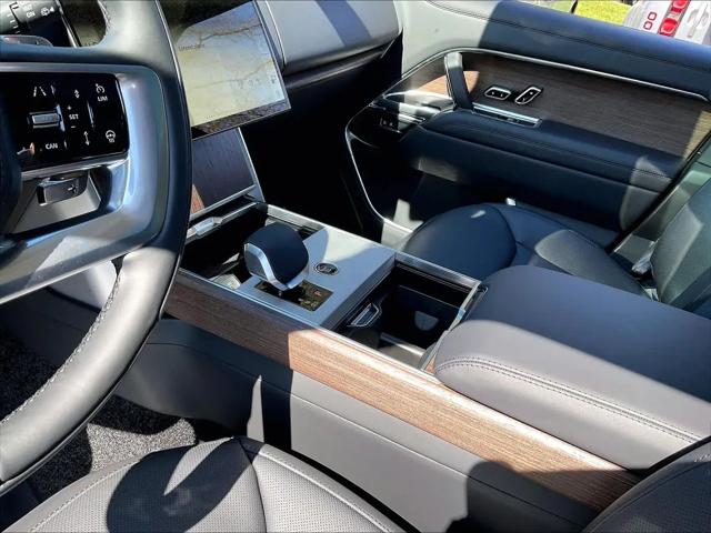 2026 Land Rover Range Rover P400 SE 7 Seat