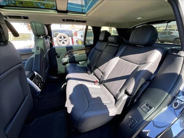 2026 Land Rover Range Rover P400 SE 7 Seat
