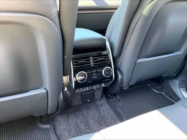 2026 Land Rover Range Rover P400 SE 7 Seat