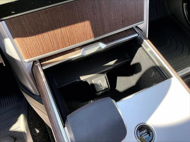 2026 Land Rover Range Rover P400 SE 7 Seat