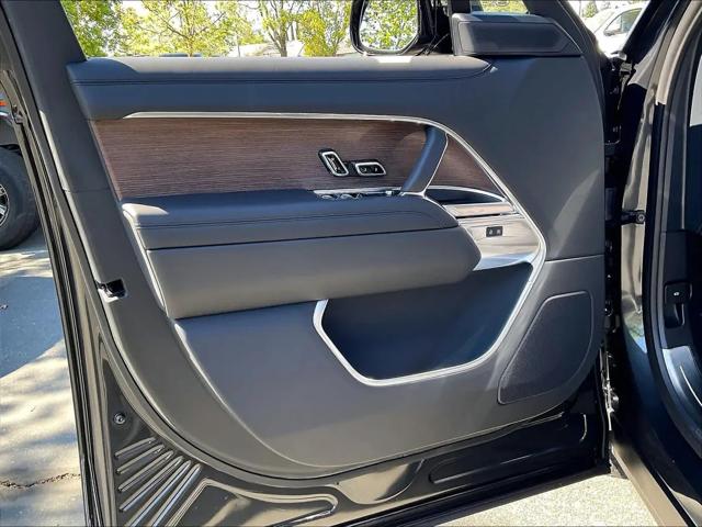 2026 Land Rover Range Rover P400 SE 7 Seat