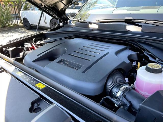 2026 Land Rover Range Rover P400 SE 7 Seat