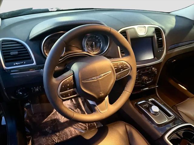 2023 Chrysler 300 Touring L AWD