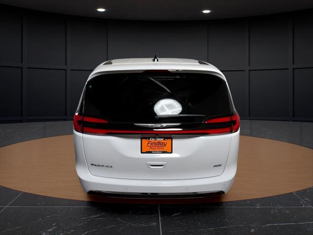 2026 Chrysler Pacifica Select AWD