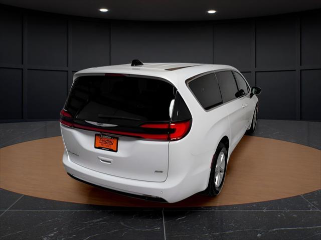 2026 Chrysler Pacifica Select AWD