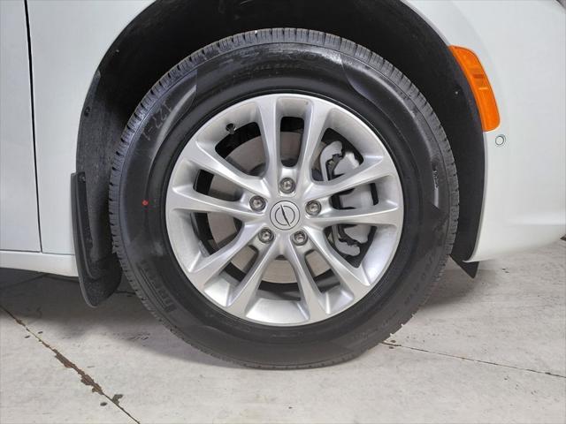 2026 Chrysler Pacifica Select AWD