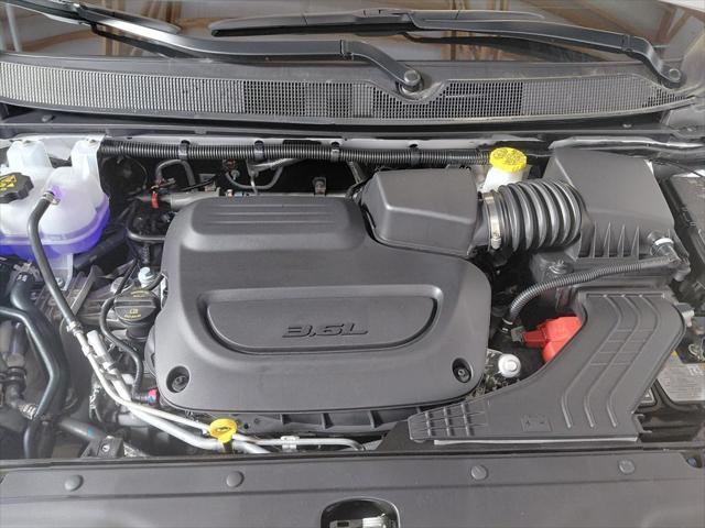 2026 Chrysler Pacifica Select AWD