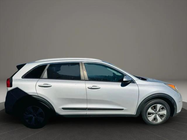 2017 Kia Niro LX