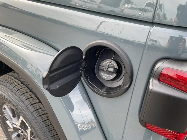 2026 Jeep Wrangler 4-Door Sahara 4x4