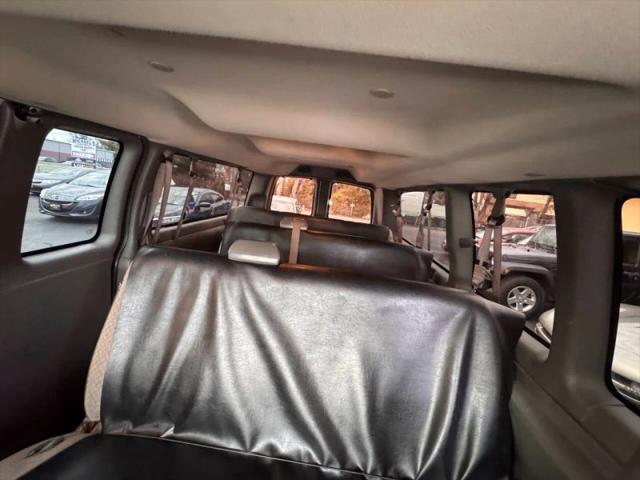 2020 Chevrolet Express Passenger RWD 3500 Extended Wheelbase LT