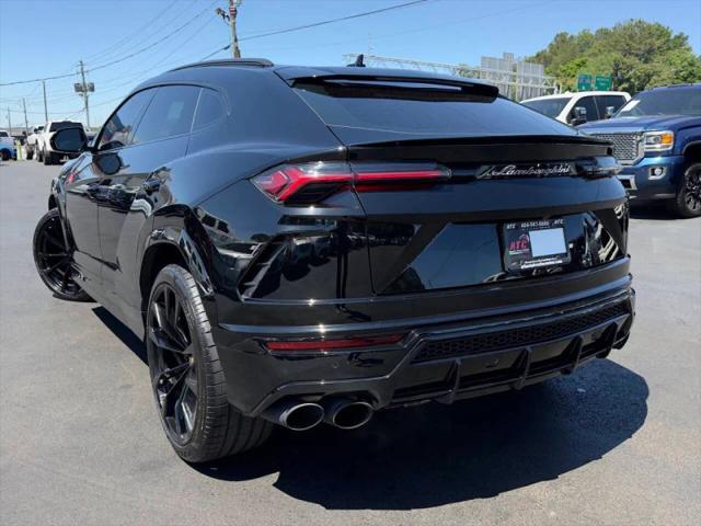 2021 Lamborghini Urus Graphite Capsule