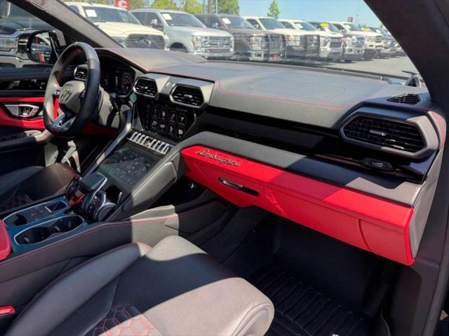 2021 Lamborghini Urus Graphite Capsule