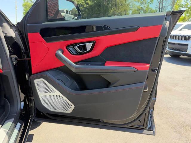 2021 Lamborghini Urus Graphite Capsule
