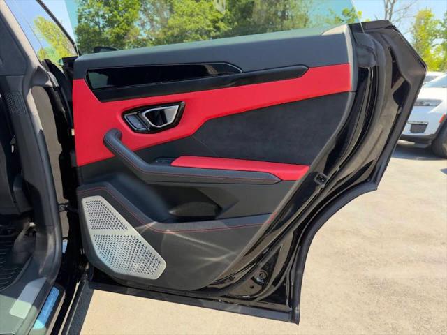 2021 Lamborghini Urus Graphite Capsule