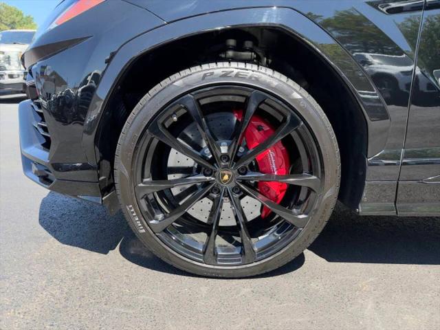 2021 Lamborghini Urus Graphite Capsule