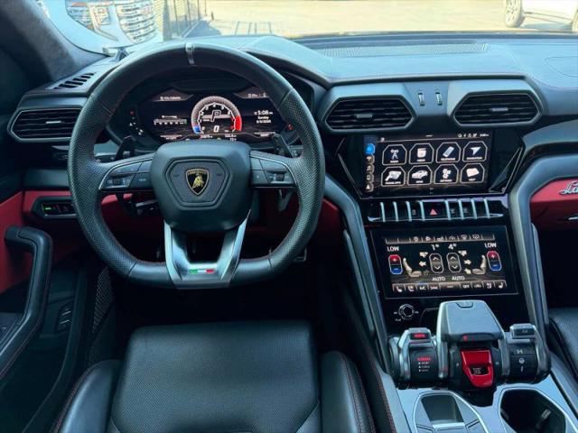 2021 Lamborghini Urus Graphite Capsule