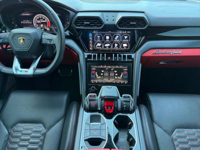 2021 Lamborghini Urus Graphite Capsule