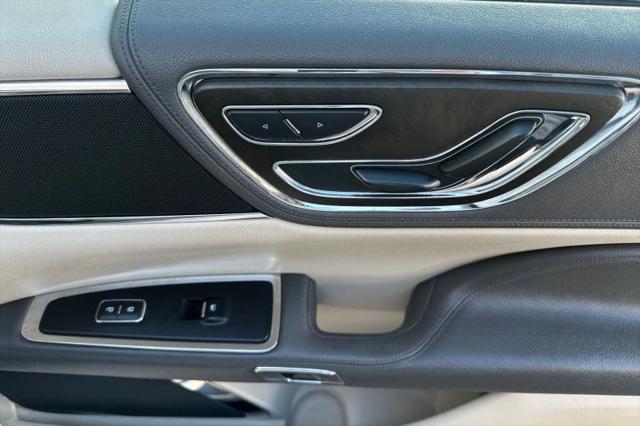 2017 Lincoln Continental Select
